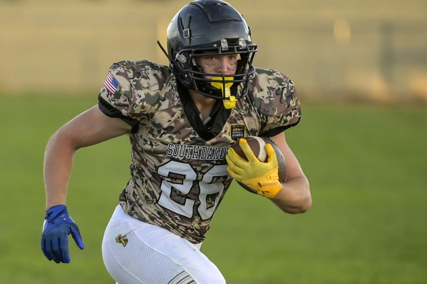 South Dakota trio signs with South Dakota School of Mines football team 